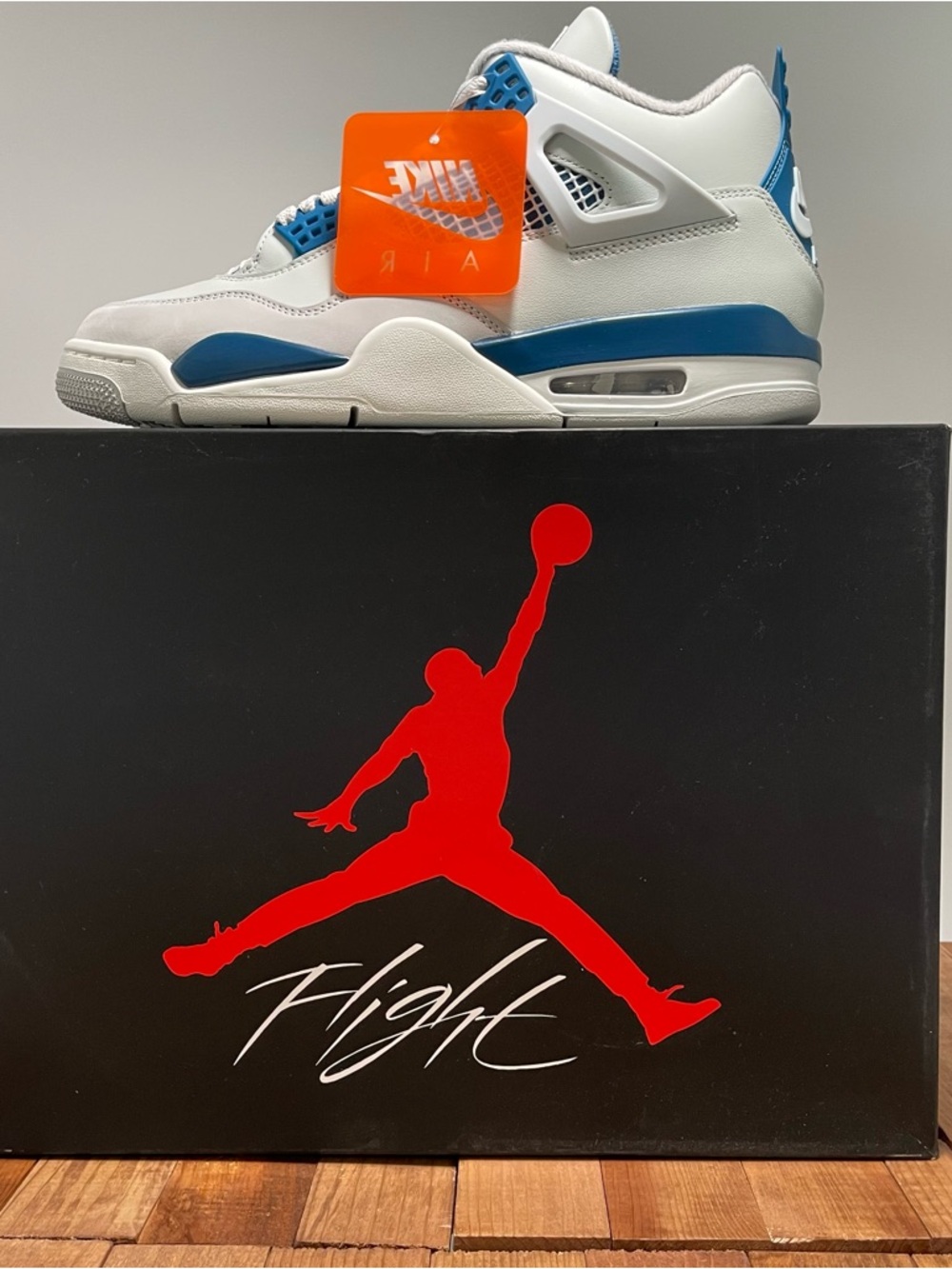 Jordan 4 Retro Military Blue (2023) -SZ 10.5 Men-EU 44.5-UK 9.5-New in box